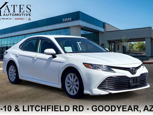 Used 2019 Toyota Camry LE w/ Convenience Package FWD image 1