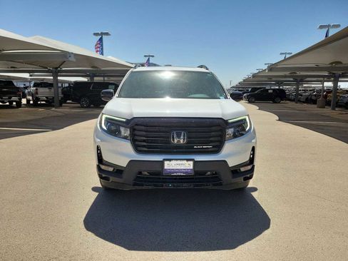 Used 2025 Honda Passport Black Edition image 3