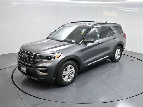 Used 2022 Ford Explorer XLT w/ Equipment Group 202A image 45