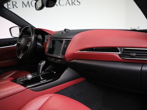 Certified 2022 Maserati Levante GT image 16