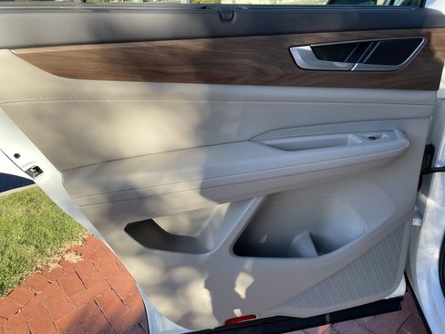 New 2026 Volkswagen Atlas SE image 11