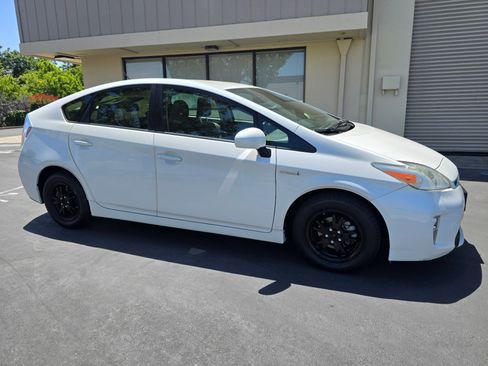Used 2012 Toyota Prius Two FWD image 9