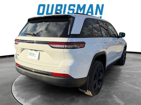 New 2025 Jeep Grand Cherokee Altitude image 6