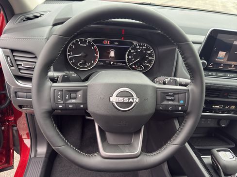 New 2026 Nissan Rogue SV AWD/4WD image 16