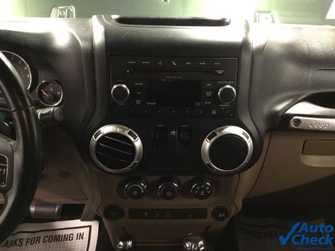 Used 2011 Jeep Wrangler Sahara w/ Dual Top Group AWD/4WD image 35