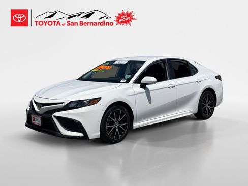 Certified 2023 Toyota Camry SE FWD image 1