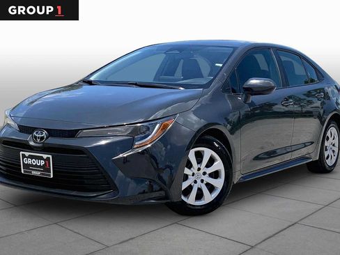 Used 2024 Toyota Corolla LE FWD image 1