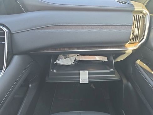 New 2026 Nissan Armada SL image 28