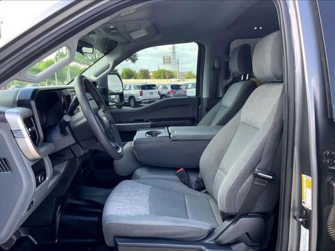 Used 2025 Ford F250 XLT image 8