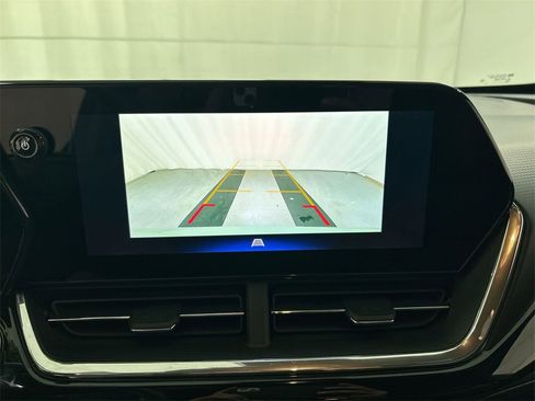 Used 2024 Chevrolet Trax RS w/ Driver Confidence Package image 15