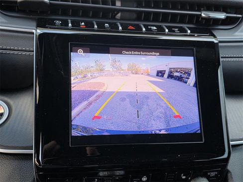 New 2025 Jeep Grand Cherokee Altitude image 14