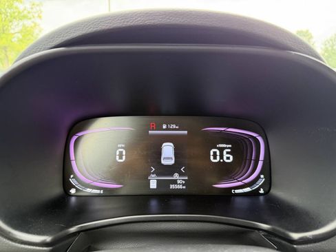 Used 2023 Kia Soul LX w/ LX Technology Package FWD image 24