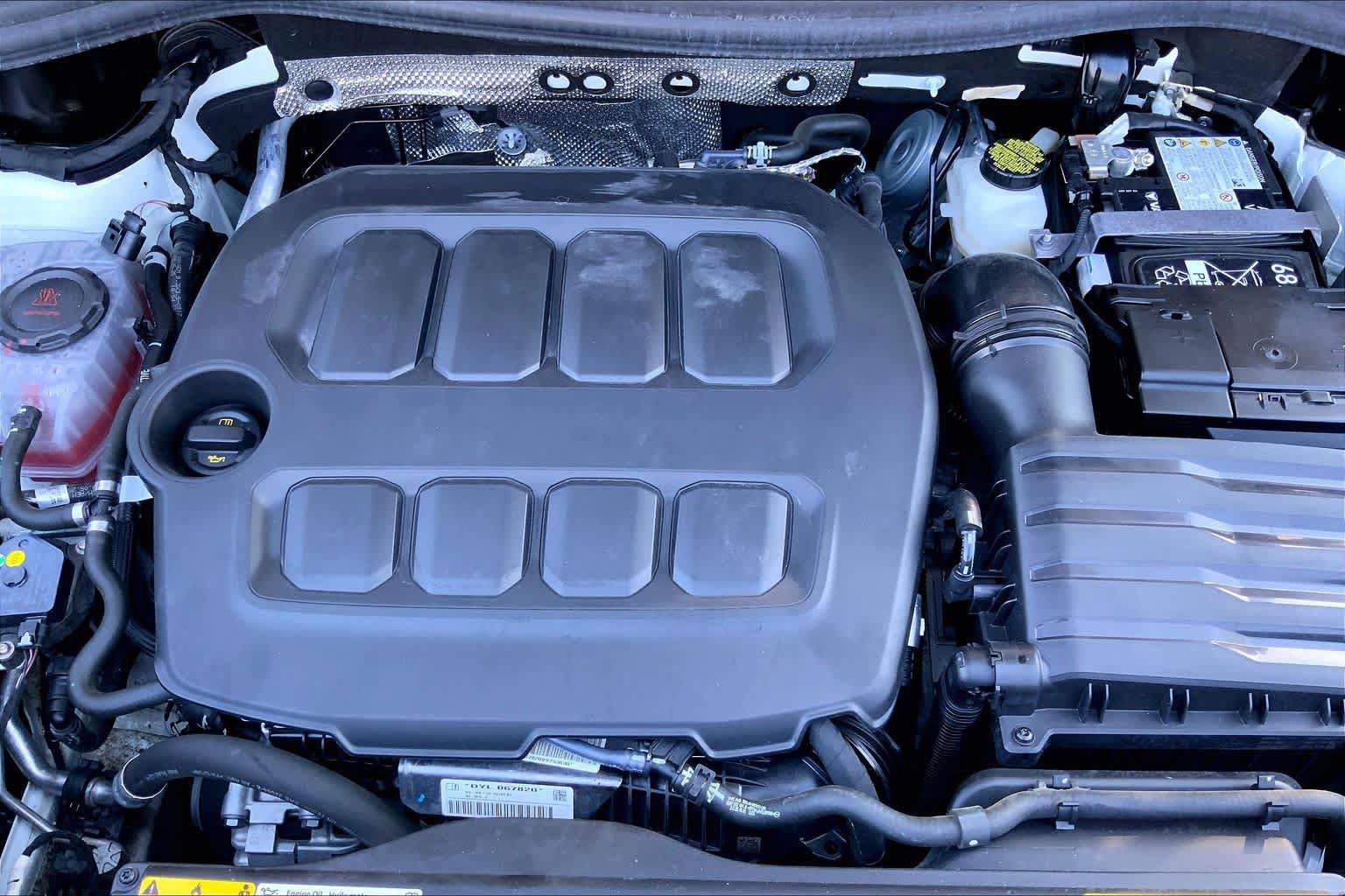 Used 2026 Volkswagen Tiguan SE AWD/4WD image 32