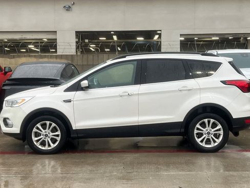 Used 2019 Ford Escape SEL image 6