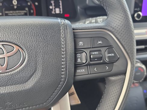 New 2026 Toyota 4Runner SR5 AWD/4WD image 14