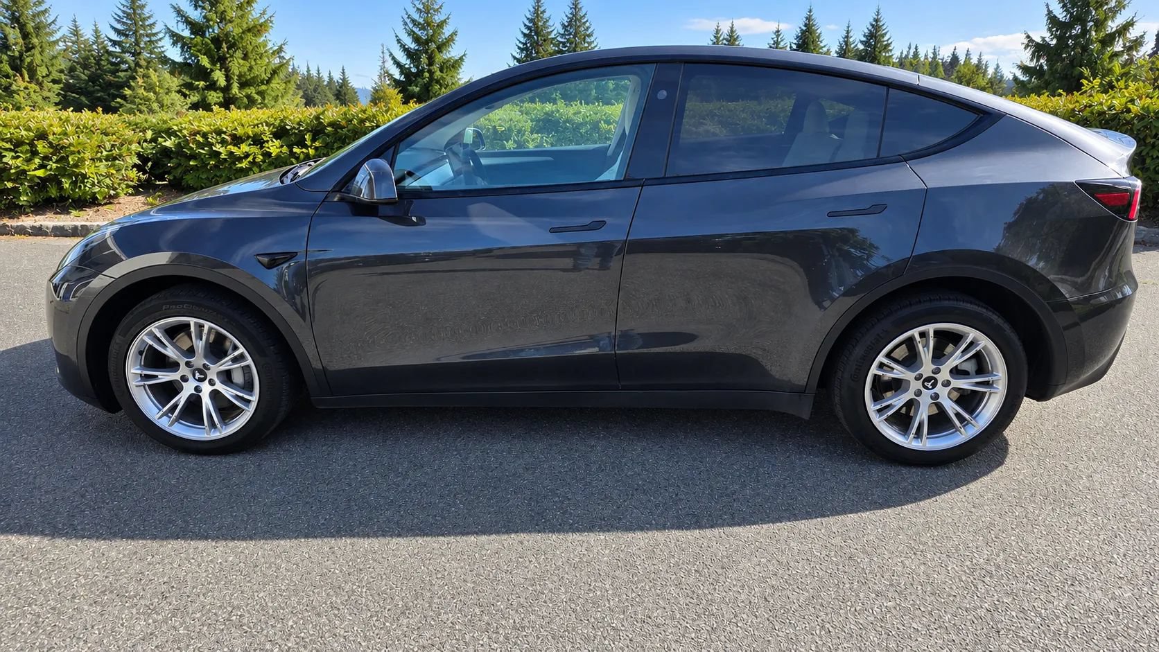Used 2024 Tesla Model Y Long Range AWD/4WD image 8