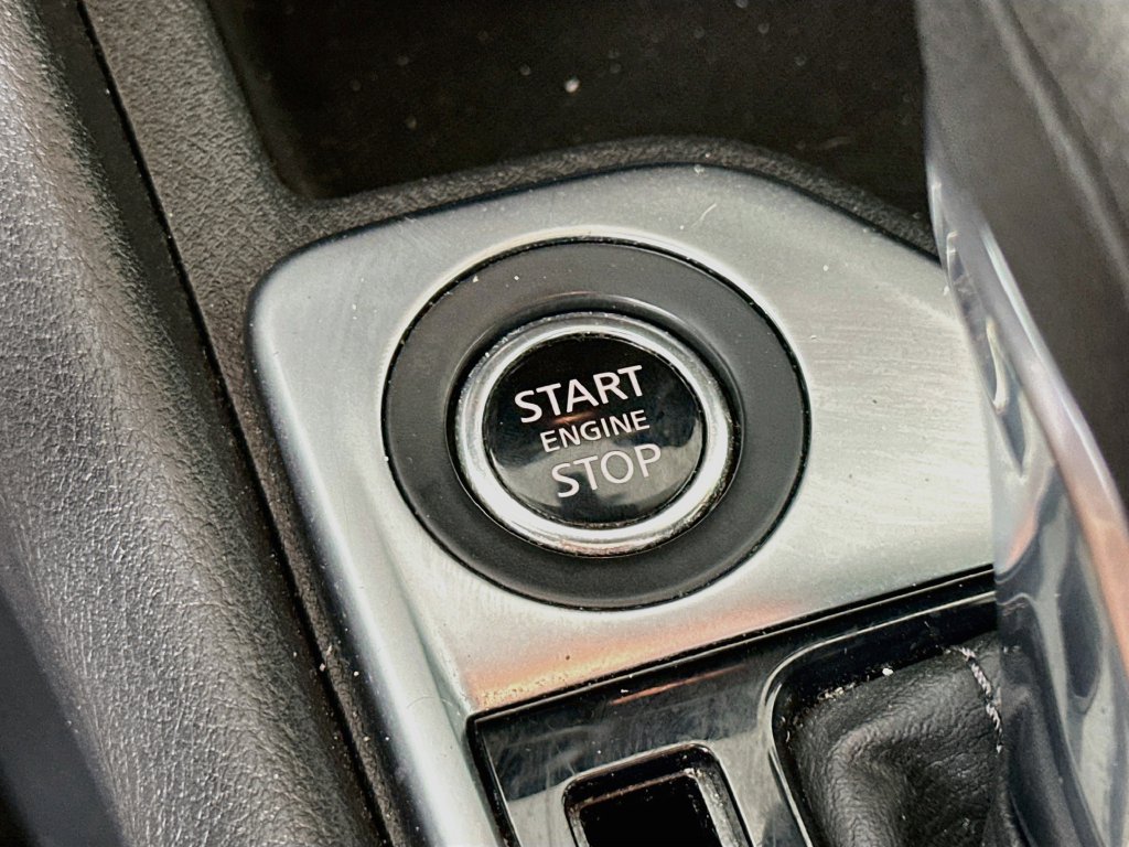Used 2024 Nissan Sentra SV FWD image 19