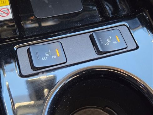 Used 2022 Toyota Prius Prime XLE image 33