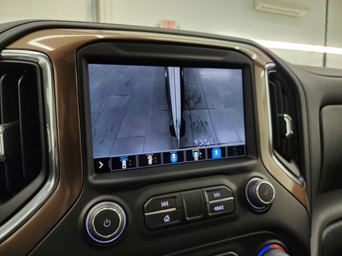 Used 2022 Chevrolet Silverado 2500 High Country w/ Safety Package II image 24