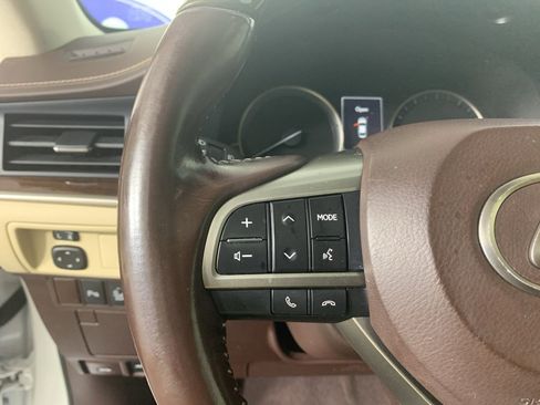 Used 2016 Lexus ES 350 w/ Premium Package w/Wood Trim image 18