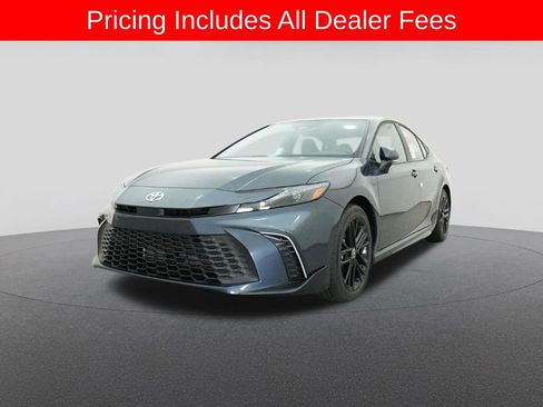 New 2026 Toyota Camry SE FWD image 32