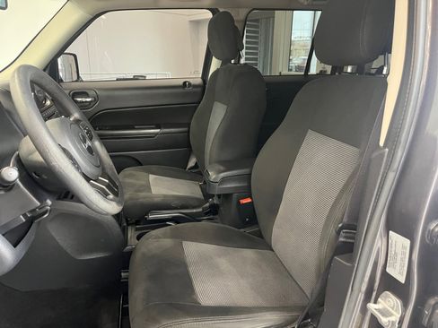 Used 2017 Jeep Patriot Sport w/ Power Value Group image 11