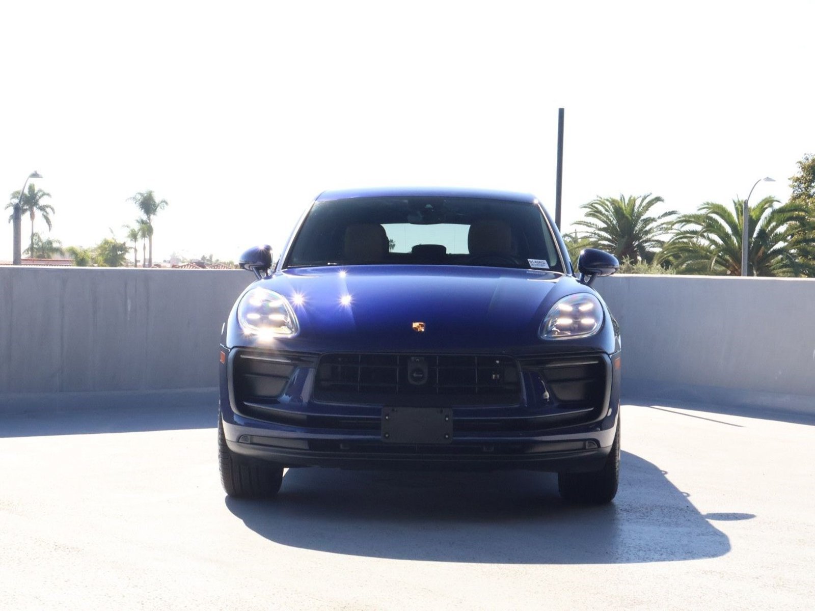 Certified 2025 Porsche Macan AWD/4WD image 6