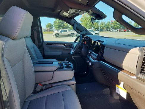 New 2026 GMC Sierra 1500 SLE AWD/4WD image 8