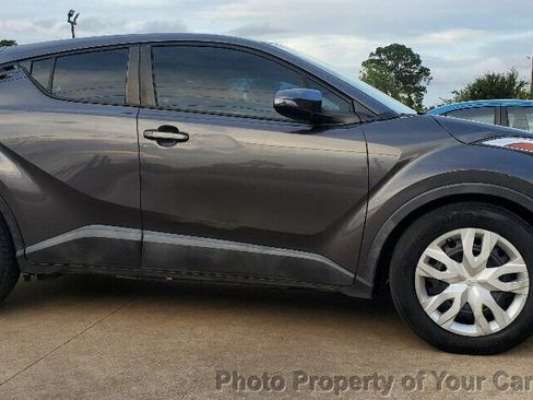 Used 2019 Toyota C-HR LE image 11