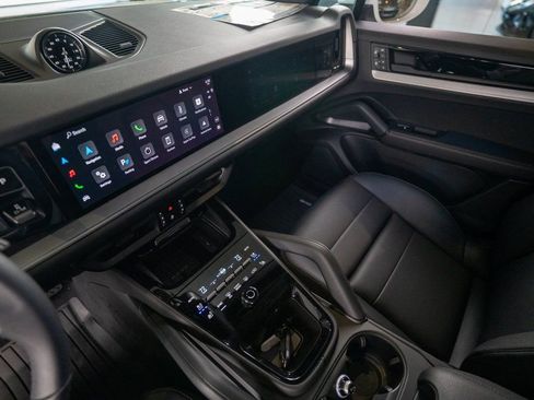 New 2025 Porsche Cayenne AWD/4WD image 28