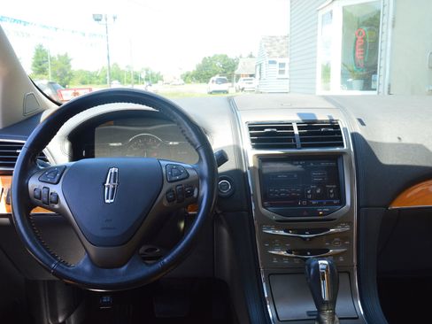 Used 2011 Lincoln MKX AWD w/ 102A Rapid Spec Order Code image 30