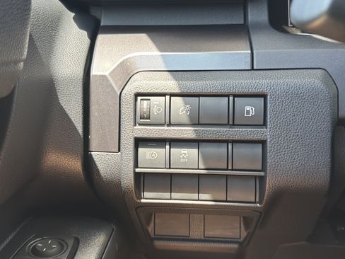 Certified 2025 Toyota 4Runner SR5 AWD/4WD image 12