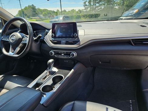 Used 2024 Nissan Altima 2.5 SR FWD image 16