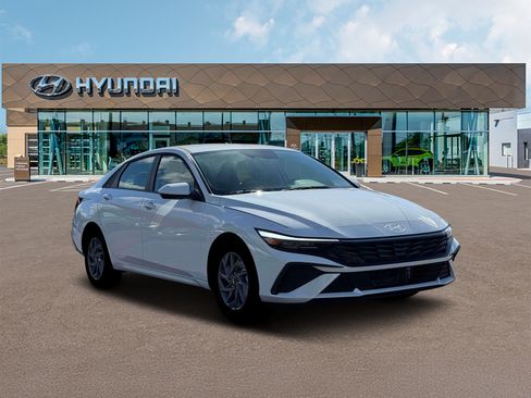 New 2026 Hyundai Elantra Hybrid FWD image 11