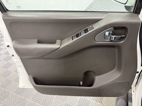 Used 2014 Nissan Frontier PRO-4X AWD/4WD image 9