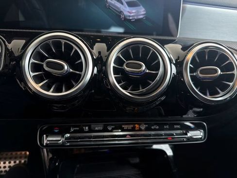 Used 2020 Mercedes-Benz CLA 250 image 32