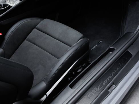 Certified 2025 Porsche 911 Carrera 4 GTS AWD/4WD image 39