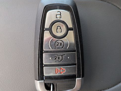 Used 2025 Ford Expedition Max Active AWD/4WD image 29
