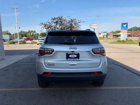 Used 2025 Jeep Compass Limited AWD/4WD image 33