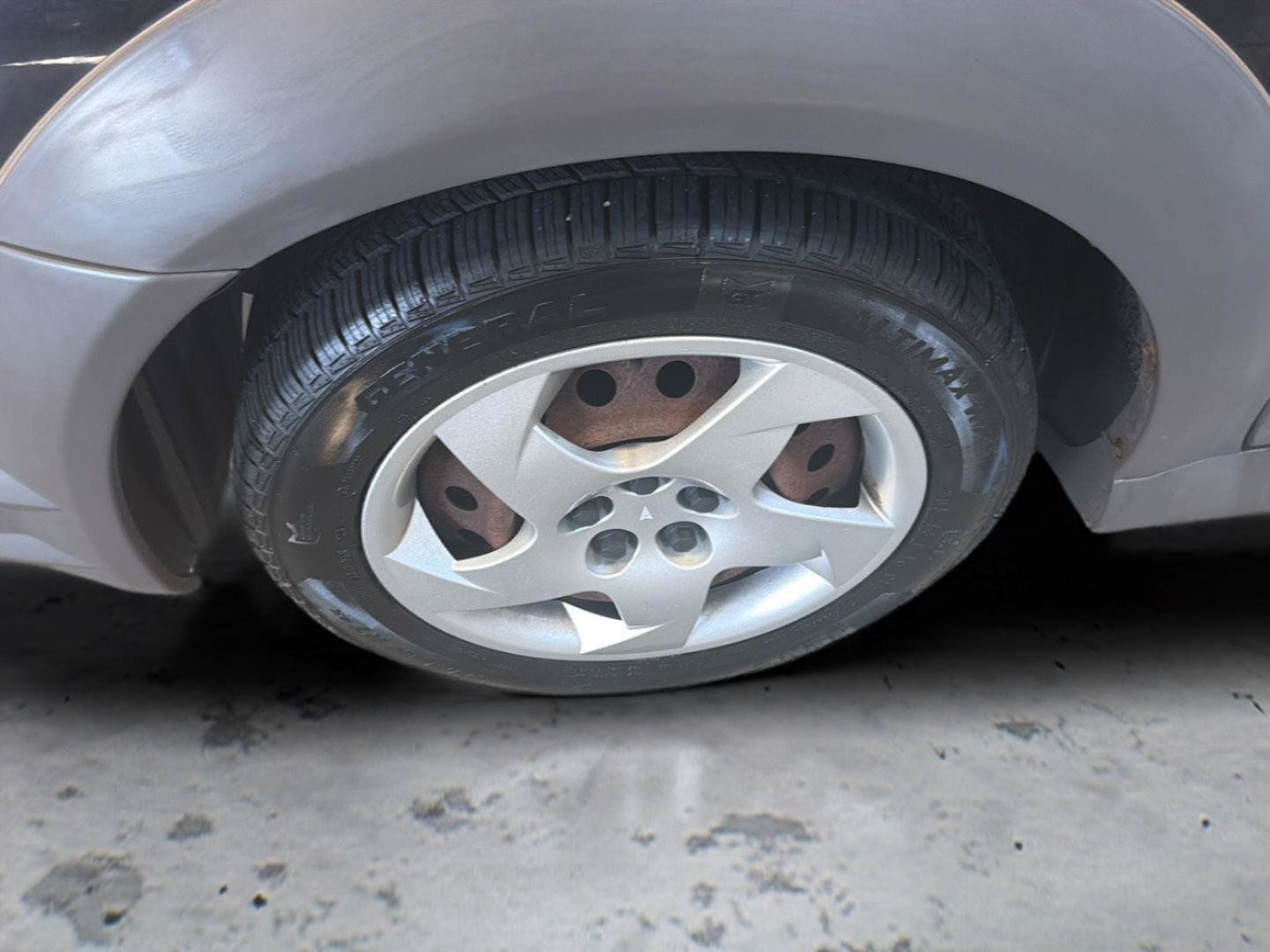 Used 2007 Pontiac Vibe w/ Preferred Package FWD image 9