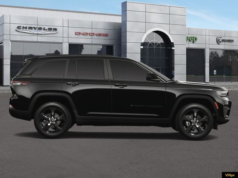 New 2025 Jeep Grand Cherokee Altitude image 9