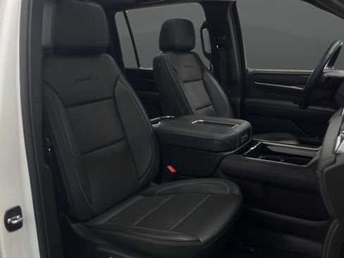 Used 2024 GMC Yukon XL Denali AWD/4WD image 23