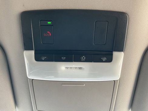 Used 2025 Nissan Pathfinder SV FWD image 16