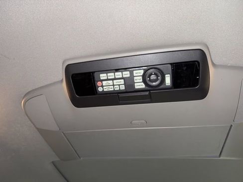 Used 2011 Honda Odyssey Touring Elite image 19