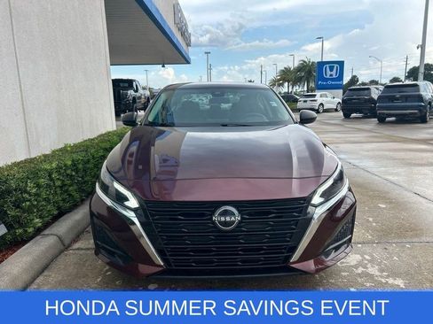 Used 2024 Nissan Altima 2.5 SV FWD image 2