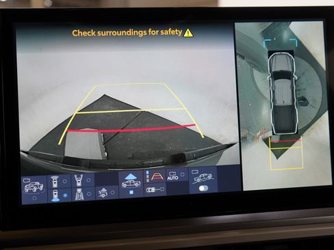 Used 2025 Toyota Tacoma TRD Off-Road image 26