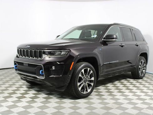 Used 2022 Jeep Grand Cherokee Overland w/ Luxury Tech Group IV image 39