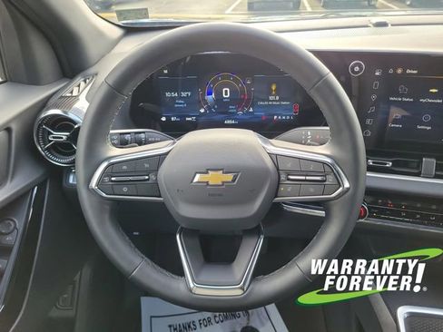 Used 2026 Chevrolet Equinox LT w/ Convenience Package II image 9