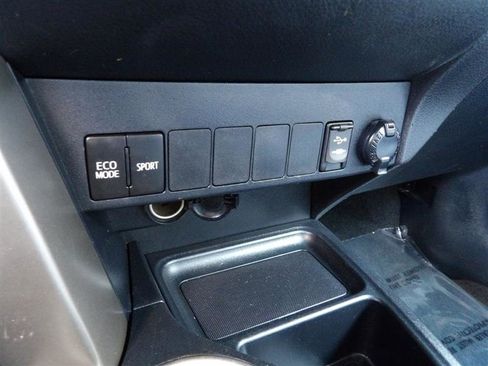 Used 2015 Toyota RAV4 LE image 14