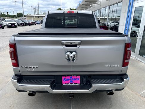 Used 2019 RAM 1500 Laramie AWD/4WD image 3